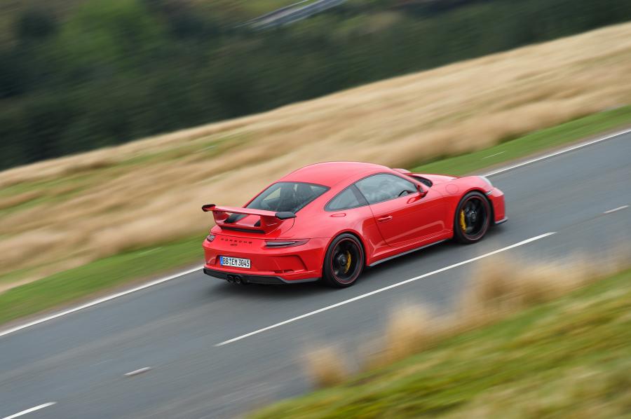  Porsche 911 GT3 (991) 2017 года  (UK) (фото 17 из 42)